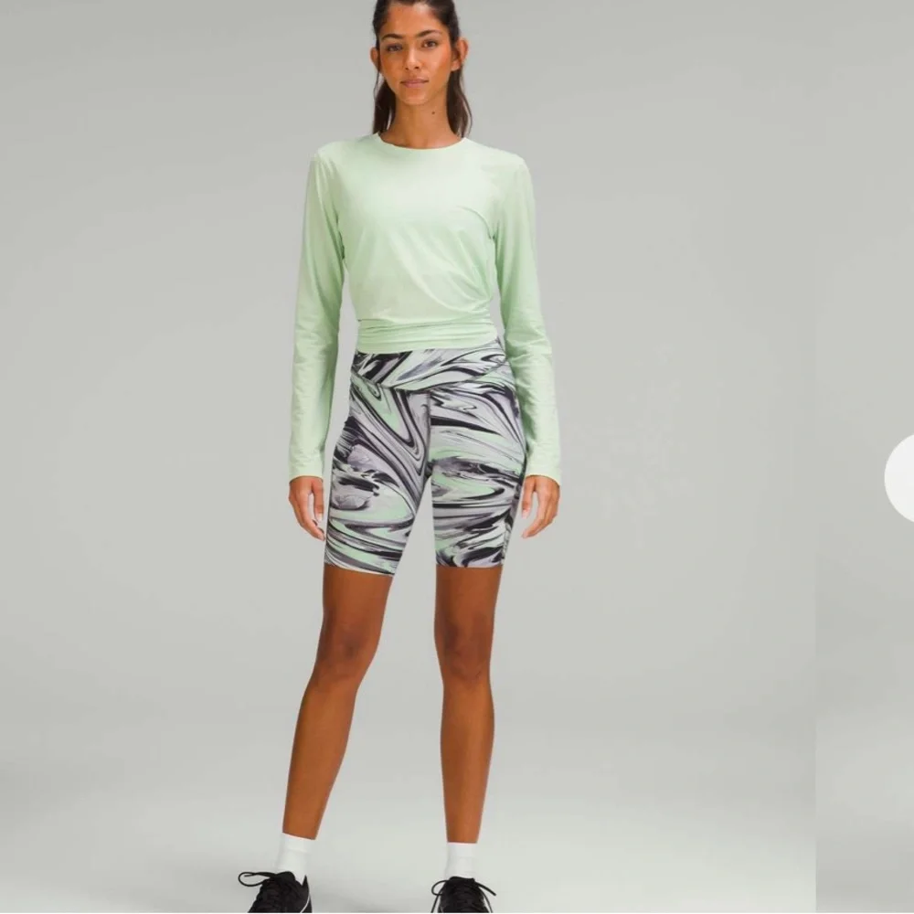 Lululemon Base Pace High-Rise Short 8" Paint Glide Warp Multi - Picture 13 of 13